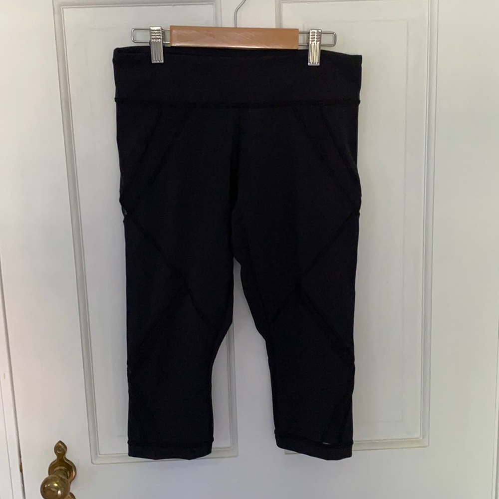 Lululemon cropped leggings size 6